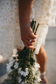 Engagement ring with flowers Engagement Pictures With Bouquet, Engagement Photos Bouquet, Engagement Photos With Flowers Bouquets, Engagement Photos With Bouquet, Engagement Reveal Photos, Floral Engagement Photos, Engagement Photos Flowers