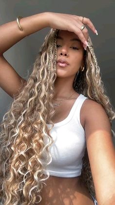 #mermaidbraids #blondebraids #boxbraidstyles #boxbraidsbrasil more in the telegram Braids Blonde, Kanekalon Hair, Hairstyles Straight, Goddess Braids Hairstyles, Loose Hair, Blonde Braids, Cute Box Braids Hairstyles