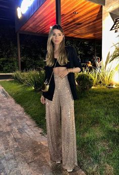 Black Sequin Crop Top Outfit, Birthday Outfit In Winter For Women, Black Outfit For Christmas Party, Trendy Party Outfits 2023, Birthday Party Night Outfit, Sequin Pants And Blazer Outfit, Elegant Birthday Party Outfit, Winter Birthday Outfit 2024, Disco Night Outfit Party Dresses