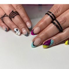 Spooky Nails Simple, Sally Nail Art, Colourful French Tips, Nail Design Black, Sally Nails, Disney Halloween Nails, Neutral Nail Art Designs, Nails Spooky, Cowboy Nails