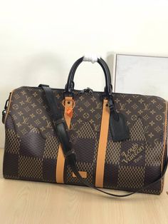 PRODUCT DETAILS Includes Shipping bags, dustbag sleeper, care manual, booklet, tag. Louis Vuitton Duffle Bag, Bling Car, Bling Car Accessories, Louis Vuitton Hat, Limited Edition Bag, Womens Handbag, Goyard Bag, Hot Bags, Baddie Tips