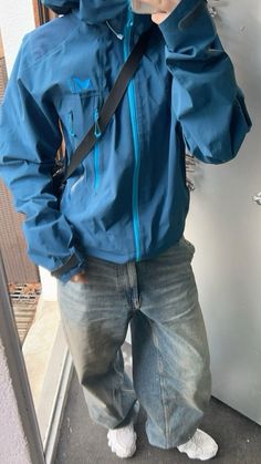 streetwear, streetstyle, Fit, shox, nike, blue, Gorpcore Outfit, Shox Nike, Jean Baggy, Streetwear Winter, Cold Weather Outfit, Streetstyle Outfit, Baggy Jean, Denim On Denim, Outfit Vintage