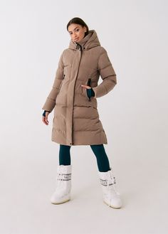 Achieve full-body warmth with this longline city jacket. Featuring deep pockets and inner backpack straps for easy portability wherever you go. Mens Jackets Fall, Sweater Bags, Packable Jacket, Backpack Women, Dog Jacket, Outfit Inspiration Fall, Winter Jackets Women, Mens Fall, Snow Pants