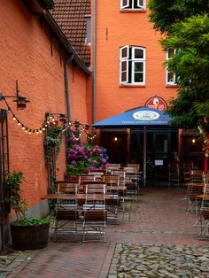 Flensburg - die hübsche Stadt an der Förde. Hier gibt es meine Shopping- und Genuss-Tipps für einen schönen Tag in der Stadt an der dänischen Grenze! Viel Spaß! North Sea, Spa, Restaurant, Travel