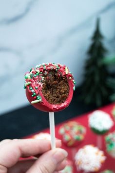 Fa-la-la-la-la! Tis the season to deck your treats with loads of sprinkles! These festive delicious gingerbread cake pops have the most amazing ginger flavor from my stout gingerbread cake recipe, embodying all the flavors of the season. They are easy to serve at parties or keep on hand in the freezer for whenever you need a cake fix. | gingerbread cake pops recipe | christmas cake pops recipe | christmas cake pops ideas | gingerbread cake recipe | gingerbread dessert recipes | easy cake pops Frozen Cake Pops, Chocolate Hazelnut Cake, Chewy Molasses Cookies, Pie Pops, Visual Recipes, Cake Pops How To Make, Hazelnut Cake, Double Chocolate Cookies