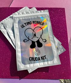 the sticker has been placed on top of two packets that say, utimo perreo cruda kit