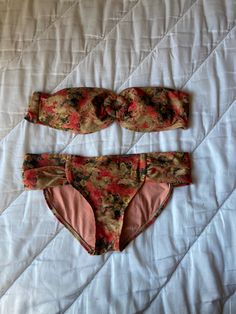 Unique Swimwear Vintage, Water Armor, Swimwear Y2k, Boyshort Swimwear, Western Swimwear, 80s Bathing Suit Bikinis, 90s Bathing Suit Vintage, Vintage Bikinis, Fitted Vintage Floral Print Swimwear