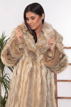 Fur Coat Long, Fox Fur Jacket, Fur Jackets, Chic Coat, Long Winter Coats, Coats Women, Fox Fur Coat, Fur Coats, Long Winter