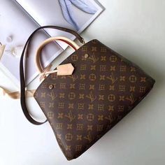 Charm Fashion Lu-Vi bags - 17764 A+ Excellent Quality copies; Contact us if you've any questions in your mind. Fan Fashion, Chic Me, Luxe Fashion, Lv Bag, New Bag, Evening Bags, Louis Vuitton Bag, Fashion Statement, Luxury Bags