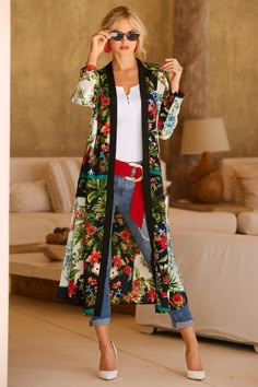 Kimono Outfits, Open Kimono, Creative Clothing, Printed Kimono, Kimono Outfit, Mode Tips, Mode Kimono, Kimono Duster, Boho Kimono