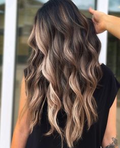 Dark Blonde Hair With Balayage, Brown Hair Inspo, Brunette Hair With Highlights, Brown Hair With Blonde Highlights, Brunette Balayage Hair, Caramel Highlights, Peinados Fáciles Para Cabello Corto, Balayage Brunette, Brown Blonde Hair