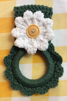 Crocheted Hangers, Towel Holder Crochet, Crochet Towel Holder, Daisy Kitchen, Artisanats Denim, Towel Hangers