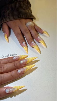 Retro Nails, Glow Nails, Glamorous Nails, Exotic Nails, Almond Acrylic Nails, Unique Acrylic Nails