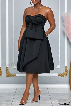 Olivia Mark - Elegant Sleeveless Strapless Midi Dress with Ruched Pockets Plus Size Wedding Guest Outfits, Tube Midi Dress, Plus Size Wedding Guest, Black Solid Color, Evening Gowns With Sleeves, Denim Jacket With Dress, Wedding Guest Outfits, Line Dresses, Long A