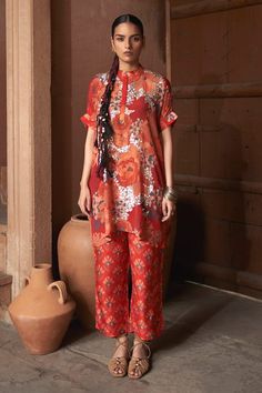 Red straight kurta with Moroccan floral prints and sequin embroidery. Paired with a floral print pant. - Aza Fashions Crepe Stand, Floral Stand, Print Pant, Pant For Women, Floral Print Pants, Sequin Embroidery, Straight Kurta, Kurta With Pants, Sequins Embroidery