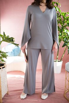 Seventies Style Stretch Tunic Top — The Pat - Senza Tempo Fashion Pat Cleveland, Claire Mccardell, Seventies Style, Palazzo Style, Pajamas All Day, Wide Leg Lounge Pants, Tunic Style Tops, Seventies Fashion, Loungewear Luxury