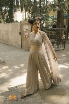 Grey crop-top & palazzo pants with cape – Sapana Amin Palazzo Pants Indian, Embroidered Cape, Salwar Kamiz, Desi Clothes, Ethnic Outfits, Indian Wedding Outfits, Indian Designer Outfits, Indian Attire, Indian Outfit