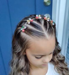 Thanksgiving Toddler Hairstyles, Elementary Picture Day Hairstyles, 1st Grade Hairstyles, Kids Half Up Half Down Hair, Christmas Hair Ideas For Kids, Bun Hairstyles For Kids, Kindergarten Hairstyles Girl, Easy Toddler Hairstyles Short, Hairstyles For Curly Hair Kids