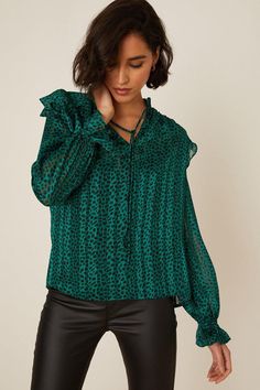 Cami or blouse? Shirt or bodysuit? Whatever you're after, our women's tops have you covered for every event in the social calendar. From casual fits to elevated styles for special occasions, we make it easy to nail the �jeans and a nice top' look. Think puff sleeves, pretty prints, wrap silhouettes and so much more. Style: Green Animal Stripe Chiffon Tie Neck BlouseLength: Approx. 64cmFit: RegularIdeal for: DaywearDesign: Printed Chic Chiffon Tie Neck Tops, Green Chiffon Blouse For Work, Chic Green Tie Neck Blouse, Elegant Green Chiffon Blouse, Green Chiffon Tops For Work, Green Chiffon Tops For Workwear, Elegant Green Chiffon Tops, Social Calendar, Green Animals