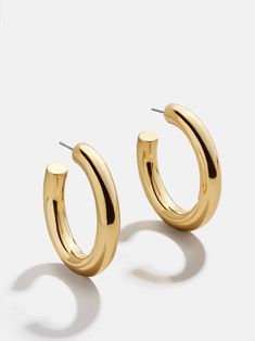 Not too big, not too small - just right. The Dalilah Hoops: Medium are the absolute perfect lightweight pair of earrings. Large enough to make a statement but dainty enough for everyday wear, you're certain to pull these out again and again. Gold Hoops, Gold Hoop Earrings, Bracelet Sizes, Everyday Wear, Gold Earrings, Gold Plate, Hoop Earrings, Brass, Gold