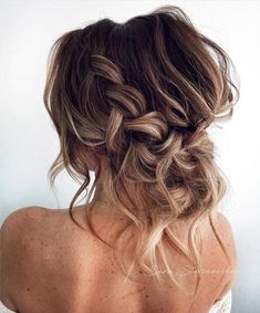 Messy Bun with Braids for Long Hair Beach Wedding Hairstyles, Hairstyle Prom, Messy Hair Look, Bridemaids Hairstyles, Hairstyle Blonde, Prom Hairstyle, Wedding Hair Up, Guest Hair, Bridesmaid Hair Makeup