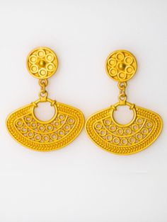 Pre-Columbian Muisca Nariguera Earrings. Pre-Columbian Earrings, Pre-Columbian Jewelry, Handcrafted Jewelry from Colombia. Striking Earrings Pre-Columbian Nariguera Muisca earrings. Pre-Columbian Jewelry plated in 24k Gold Pre-Columbian Muisca (Nariño) Nariguera earrings plated in 24K gold. Museum reproduction. Handcrafted in Colombia. Based on the gold pieces created by pre-Hispanic cultures, earring design based on reproductions of original pieces exhibited in the Colombian Gold Museum. Pre-Columbian style jewelry is recognized for its artistic and artisan elaboration process that makes it unique and original. Each piece is carefully handmade in Colombia. Size: Length 1.77 X Width 1.33 inches. Pre-Columbian Jewelry | Historical Jewelry | Pre-Columbian Muisca Nariguera | Classic and antiq Hispanic Jewelry, Columbian Jewelry, Colombian Gold, Gold Museum, Hispanic Culture, Historical Jewellery, Gold Piece, Style Jewelry, Jewelry Plate