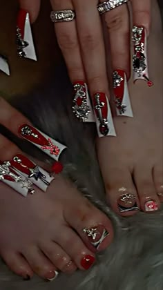 Dramatic Long Nails, Tattoo Ideas Female Asian, Long Duck Nails Acrylic, Black Freestyle Nails, Long Junk Nails, Long Birthday Nails, Cute Freestyle Nails, Long Duck Nails, Christmas Nail Art Tutorial