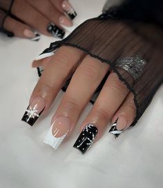 X Black Christmas Nails, 2023 Black And White, Elegant Touch Nails, Black And White Christmas, Christmas Instagram, Goth Nails, Christmas Gel Nails, Girly Acrylic Nails, Christmas Nails Acrylic