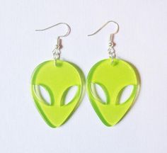 Alien Earrings, Pastel Goth Grunge 90's Alien Earrings, Green Resin Alien Earrings Alien Earrings, Shrinky Dink Earrings, Saturn Earrings, Homemade Earrings, Aesthetic Earrings, Quirky Earrings, Funky Earrings, Fish Hook Earrings, Funky Jewelry