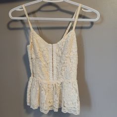 Aritzia, Talula Off White Peplum Corset Top Tags Still Attached Sz. Small White Fitted Lace Summer Top, Fitted White Lace Top For Summer, White Lace Summer Top, Aritzia Blouse, Peplum Corset, Sheer Embroidered Top, Floral Wrap Top, White Peplum, High Low Blouse