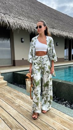 Bali Clothes Outfits, Best Travel Outfits For Women, Mexico Vacation Outfits, Beach Outfit For Women, Comfy Travel Outfit, Chic Romper, Outfits For Mexico, Beach Vacation Outfits