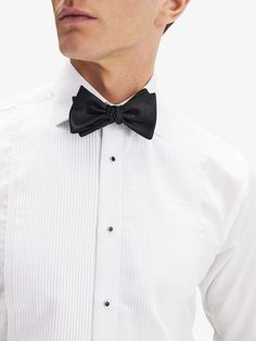 Material: 

Shirt: 100% Cotton 
Bow tie: 100% Silk
Pocket Square: 100% Cotton
Suspenders: 100% Polyester
Socks: 60% Merino wool, 21% Cotton, 17% Polyamide and 2% Elastane Classic Fitted Ties For Formal Occasions, Formal Black Suit And Tie Accessories For Winter, Elegant Fitted Winter Tie, Classic Winter Tuxedo For Business Casual, Classic Winter Business Suit And Tie Accessories, Classic Fitted Tuxedo With Ties, Classic Winter Formal Ties, Classic Formal Ties For Winter, Fitted Winter Tie