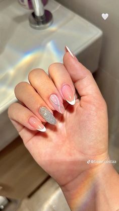 Clique no pin e adquira seus esmaltes para o ano novo Simple Fall Nails, Nail Polish Storage, Simple Gel Nails, Fire Nails, Nail Extensions, Nail Decorations, Nail Designer, Almond Nails, Trendy Nails