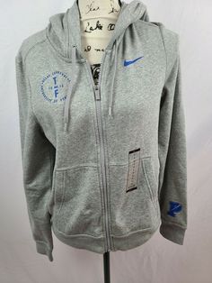 Nike Women's University Penn Relays Track & Field Hoodie Sweatshirt 2018 Sm New  New With Tags Nike University of Pennsylvania Relay Carnival 2018 Track and Field Hoodie Long Sleeve Sweatshirt Gray and Blue Women's Size Small Penn Relays, University Of Pennsylvania, Track Field, Tag Sale, Long Sleeve Sweatshirt, Track And Field, Grey Sweatshirt, Long Sleeve Sweatshirts, Long Sleeve Hoodie