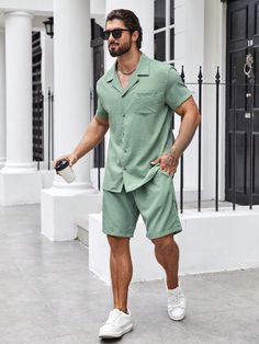 Jersey Shore Outfits Men, Big And Tall Fashion For Men Summer, Men’s Vacation Outfit, Fat Men Style, Monochromatic Outfit Men, Big And Tall Fashion For Men, Cuba Outfit, Picnic Attire, Khaki Shorts Outfit