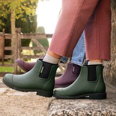 The perfect everyday rain boot. The Bobbi seamlessly blends fashion and function with natural rubber and a neoprene lining. Our best-selling boots are designed for utmost comfort. Easy to dress up or down, wear from day to night, the Bobbi comes in a range of colors to match your style and individuality. Merry People, Clockwork Soldiers, Alpine Green, Oil Body Wash, Wellington Boot, Wellington Boots, Foot Cream, Thick Socks, Rain Or Shine