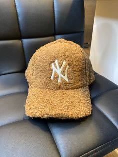 Sherpa Hat, Chocolate Flowers Bouquet, Ny Hat, New York Yankee Hat, Yankees Hat, Chocolate Flowers, 2024 Style, Hat Women, Ny Yankees