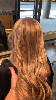 Matilda Djerf Hair, Blond Balayage, Hair Color Streaks, Hair Techniques, Matilda Djerf, Blonde Hair Inspiration