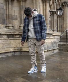 Fall Guy Outfits Flannel, Men Fashion Asthetic Picture, Cool Mens Outfits Street Styles, Outfits For Men Autumn, Street Wear Fall Outfits Men, Different Mens Fashion Styles, Flannel Layering Outfits Men, Men's Urban Fashion, Men’s Winter Outfits Streetwear