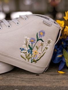 Embroidery Sneakers, Swag Items, Shoes Everyday, Adventure Shoes, Bangs Shoes, Ruffled Socks, Unique Embroidery, Embroidered Canvas, Flower Tops