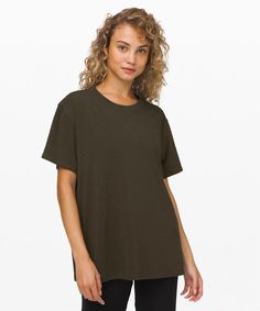 All Yours Boyfriend Tee | Women's T-Shirts | lululemon athletica - Size 6 Lululemon Outfits, Short Sleeve Shirt Women, Natural Fabric, Short Sleeve Shirts, Boyfriend Tee, Women's T Shirts, Soft Natural, Tee Design, Street Style Women