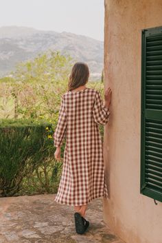 This stunning piece AMALIA dress is designed to be the perfect choice for any occasion - whether you're attending a wedding as a guest or soaking up the sun at the beach. The linen fabric and flattering fit ensure comfort and confidence all day long.• ABOUTThis listing is for 1 AMALIA dressThis dress features a flattering oval neck, and sleeves with gathered cuffs and inseam pockets.Medium-weight linen (approx. 190 gsm)Made from 100% certified European linen (OEKO TEX certified)Stone washed for Relaxed Fit Linen Dress For Brunch, Linen Midi Maxi Dress For Garden Party, Linen Maxi Dress For Garden Party, Maxi Linen Dress For Brunch, Maxi Linen Dress For Day Out, Maxi Length Linen Dress For Brunch, Bohemian Linen Midi Dress For Daywear, Bohemian Linen Midi Dress For Garden Party, Summer Linen Long Sleeve Dress For Garden Party