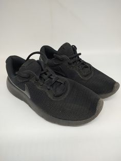 EUC Nike Tanjun Black/Black Lace Up Shoes Sneakers 818382-001 Kids Youth 4Y. Item is pre-owned and may have wear please see pictures Check out our other listings, We will combine shipping! Buying By bidding/making an offer/buy it now on this listing, you acknowledge that you have read the ENTIRE description BEFORE bidding/purchasing. Items up for sale in this store are sold as-is. Most items are second-hand, meaning that they all had previous owners, so play-wear will be present (unless specifie Black Sneakers With Textured Sole For Jogging, Black Sneakers With Rubber Waffle Outsoles, Nike Black Slip-on Sneakers, Nike Black Shoes, Old Nike, Old Nikes, Black Lace Up Shoes, Hand Meaning, Black Nike Shoes