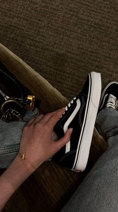 Vans Aesthetic, Sporty Shoes, Vans Outfit, Travel Wear, Aesthetic Indie, Muslim Fashion Outfits, Cool Instagram Pictures, Aesthetic Songs, Ideas For Instagram Photos