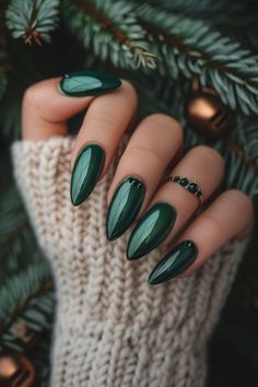 Fall Nail Color Ideas, Fall Nail Color, Nail Color Ideas, Simple Fall Nails, Green Nail Art, Green Nail Designs, Green Nail, Short Nails Art, Fall Nail Art