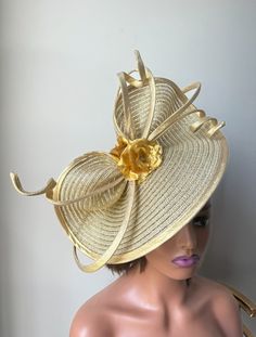 Unique fascinator / Wedding hat /Derby hat. Elegant Fascinator, Unique Fascinators, Bridesmaids Luncheon, Fascinator Hats Wedding, Fascinator Wedding, Mini Hats, Bridesmaid Luncheon, Wedding Hat, African Traditional Dresses