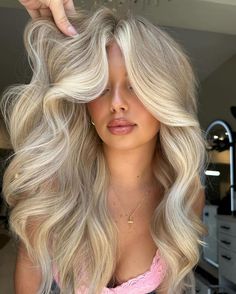 𝐁𝐀𝐋𝐀𝐘𝐀𝐆𝐄 𝐈𝐍𝐒𝐏𝐎 | Prettiest transformation 🫶🏼 @martafeschuk | Instagram Blonde Hair Full Highlights, Full Highlights Blonde, Blonde Bombshell Hair, Money Blonde, Full Blonde, Hair Trends 2024, Butter Blonde, Disneyland Nails, Red Hair Trends