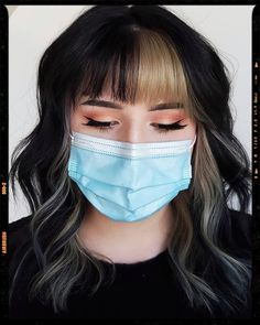 Bicolor bangs Bangs Color Ideas, Hair Dyed With Bangs, Hair Color Idea With Bangs, Half And Half Hair Color With Bangs, Bangs Half Dyed, Hair Inspo Color With Bangs, Bangs Hair Color Ideas, Hair Color Ideas For Bangs, Color Block Medium Hair