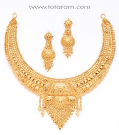 Gold Necklace Sets, Indian Gold Jewelry, 22k Gold Necklace, Temple Jewelry Necklace, Gold Necklace Indian, Necklace Set Indian, Gold Mangalsutra Designs, Gold Necklace Indian Bridal Jewelry, Gold Jewelry Stores