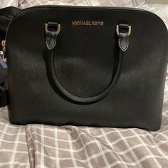 Never Used Michael Kors Purse, No Rips Or Discoloration Michael Kors Black Shoulder Bag For Business, Michael Kors Black Business Shoulder Bag, Michael Kors Shoulder Bag With Branded Hardware For Business, Michael Kors Black Shoulder Bag With Zipper, Michael Kors Black Shoulder Bag With Zipper Closure, Michael Kors Black Satchel For Daily Use, Michael Kors Black Bag With Zipper Closure, Michael Kors Black Double Handle Bags, Michael Kors Black Satchel Bag